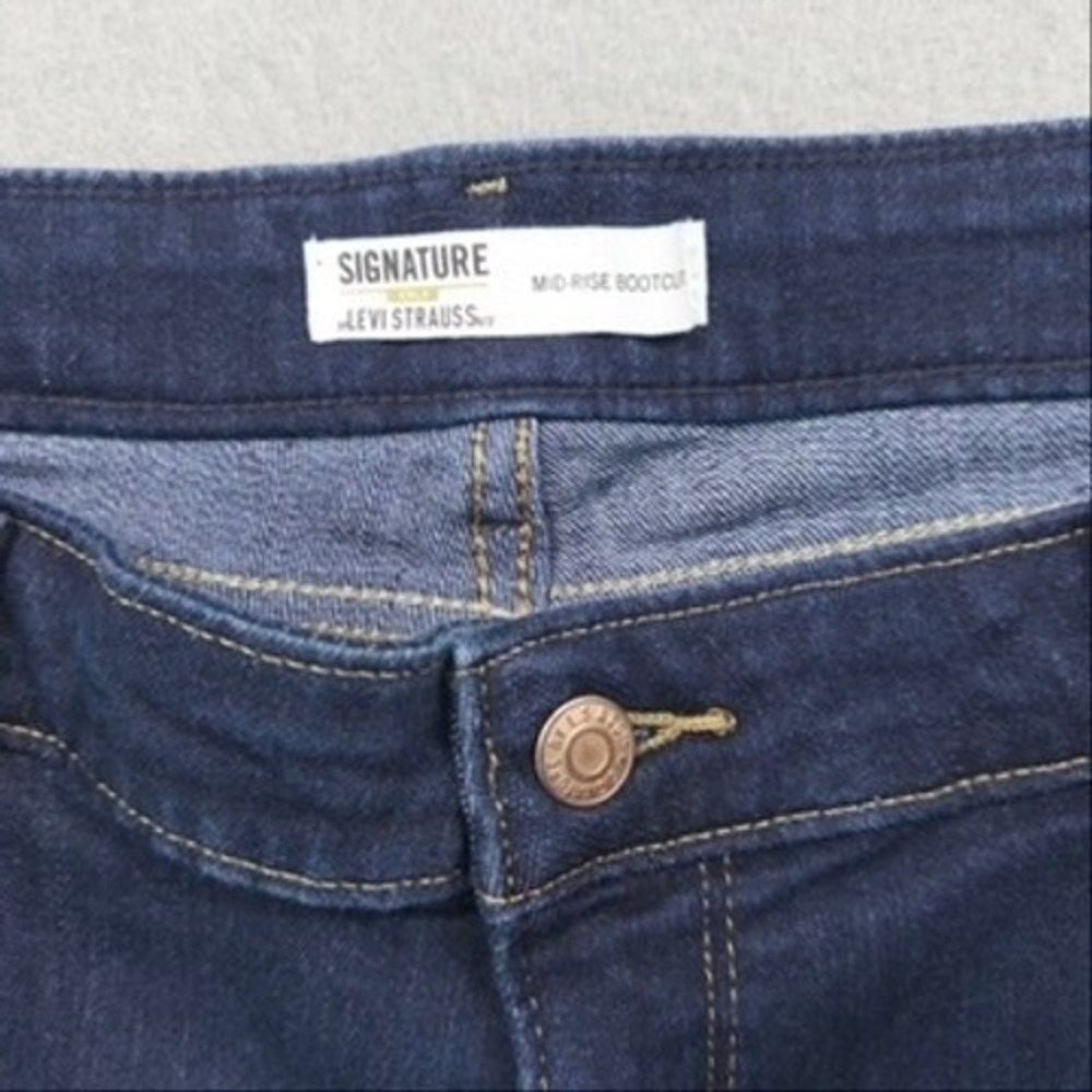 Signature Levi Strauss Bootcut Jeans Womens 16 Dark Wash Mid Rise Stretch Casual - Picture 3 of 14